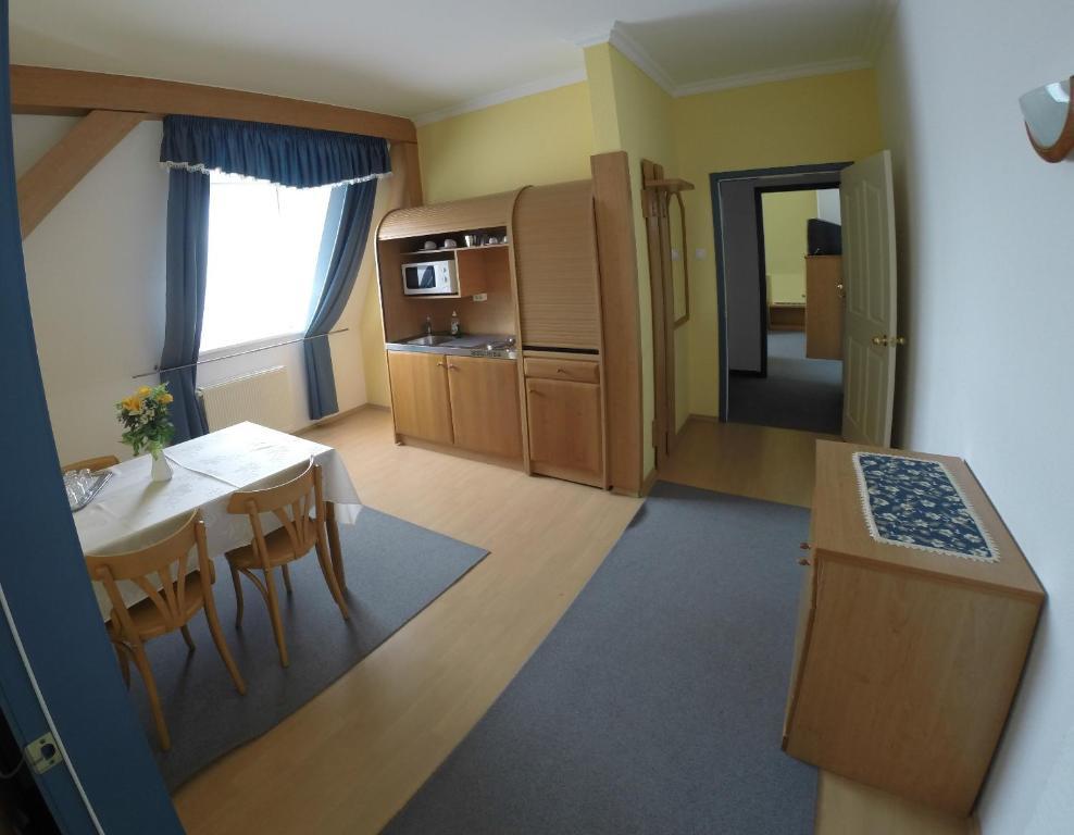 Kikelet Club Hotel Miskolc Room photo