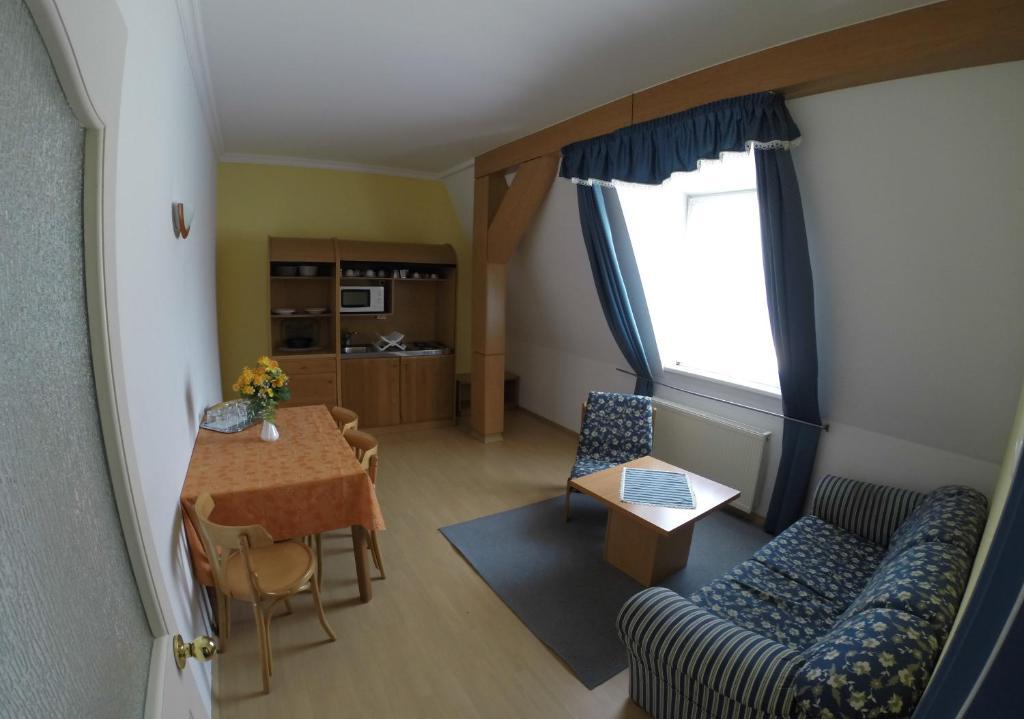 Kikelet Club Hotel Miskolc Room photo